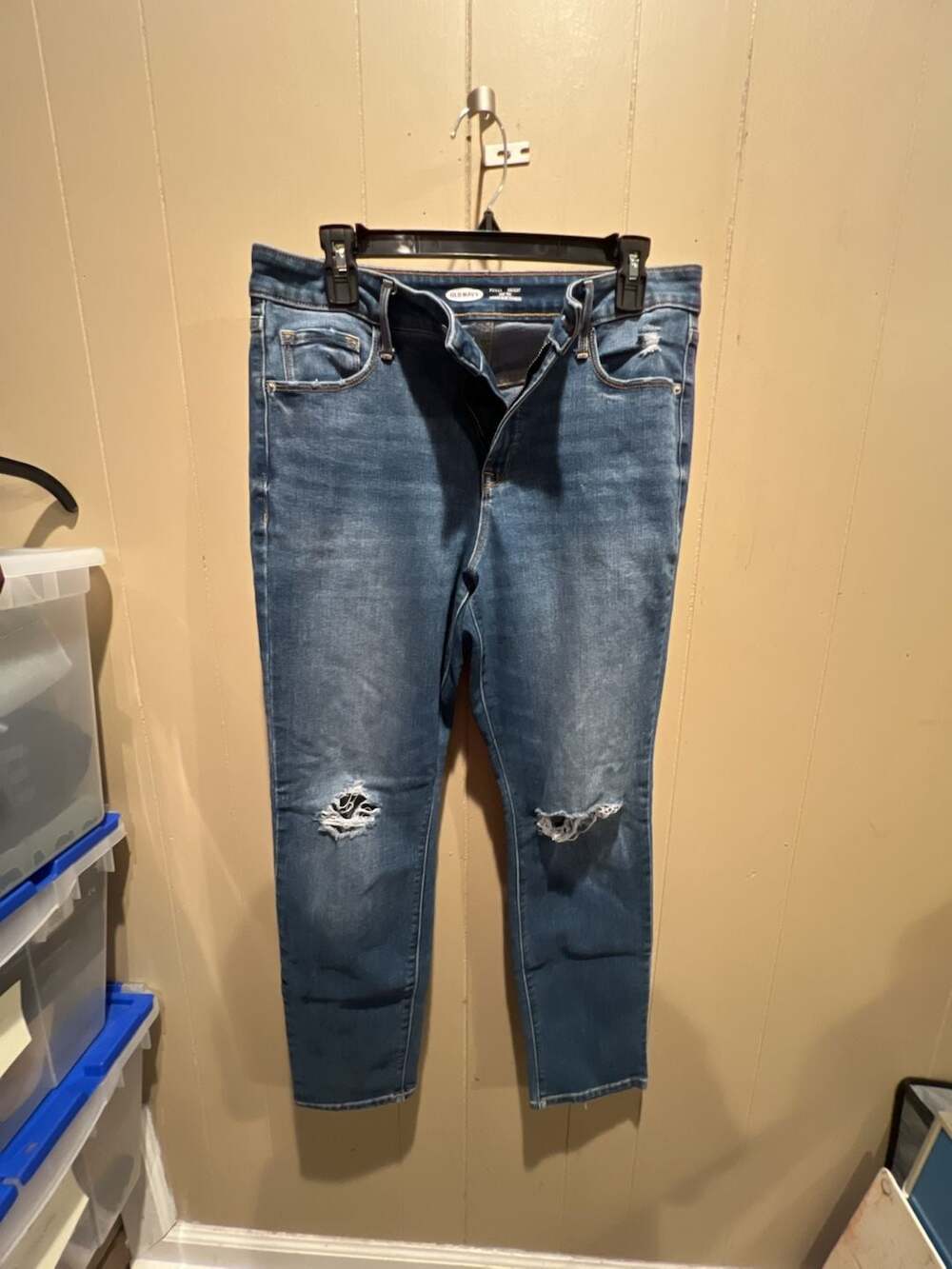 Old Navy Power Straight High Rise Secret-Slim Pockets Distressed Jeans